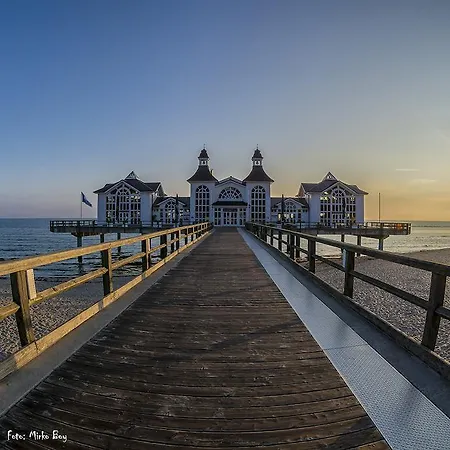 Апартаменты Traumferienwohnung In / Ruegen